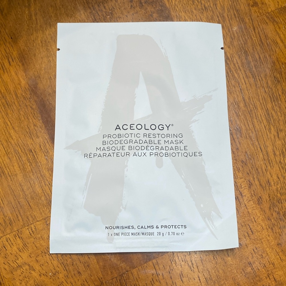 Probiotic restoring face mask